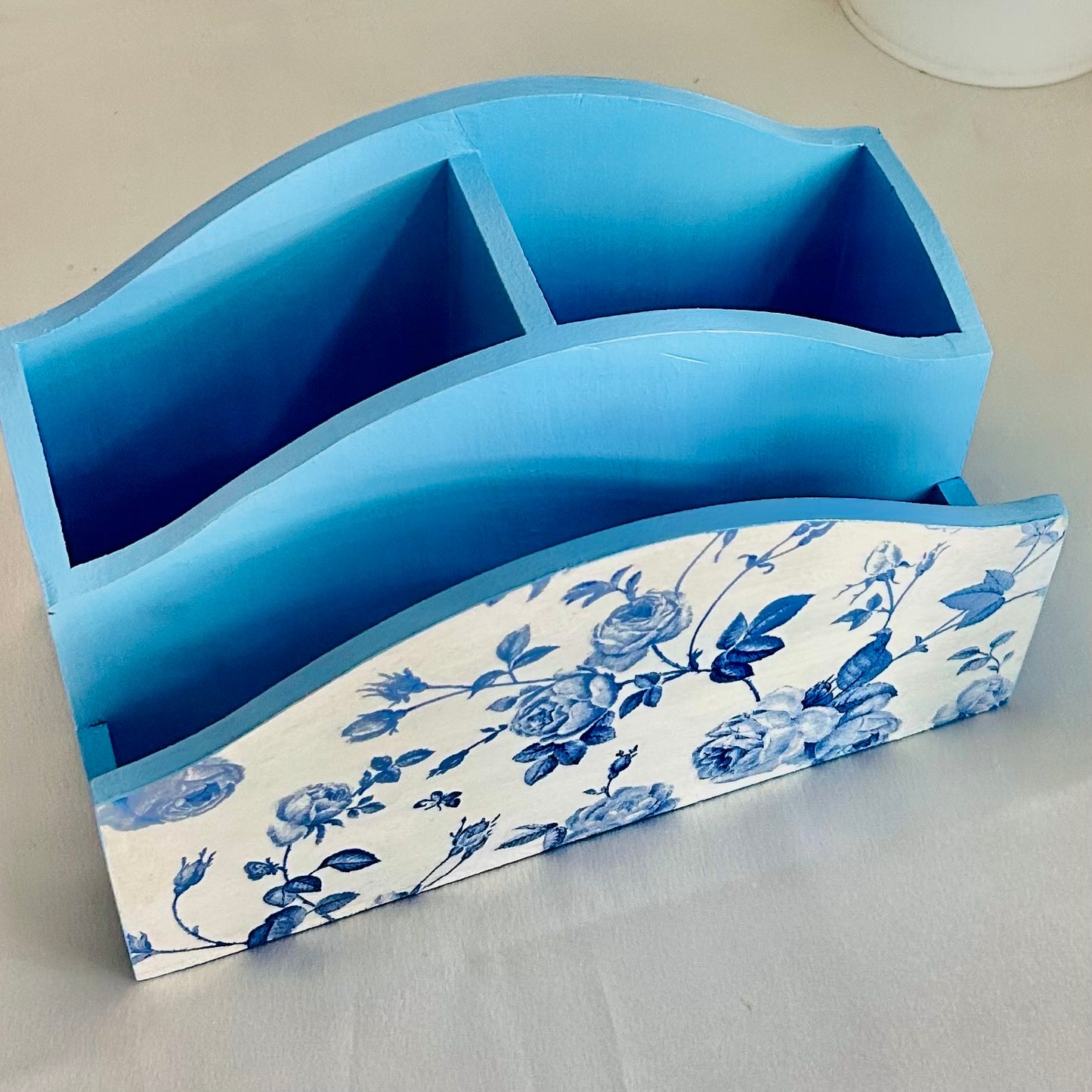Blue Rose Cutlery Holder with Napkin Slot | Floral Cutlery holder for dining table | Pastel Woods