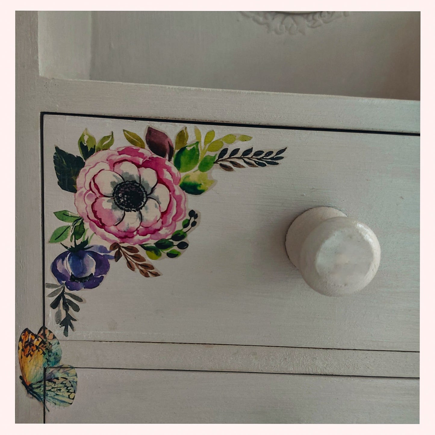 Minimal Misty Rose Chest of Drawer