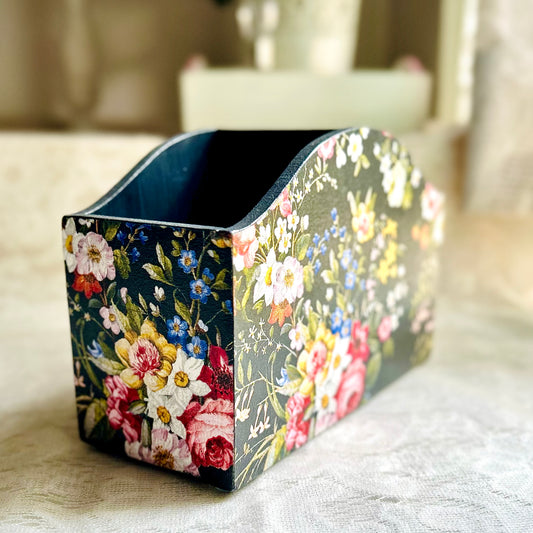 Dark Secret Cutlery Holder | Floral holder for cutlery, brushes , pens