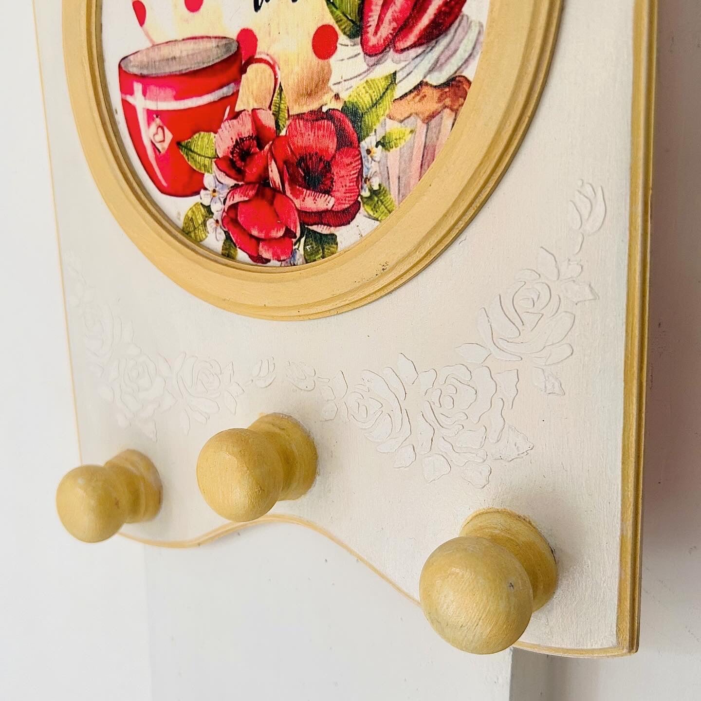 Vintage Wall Hanger - Tea Time