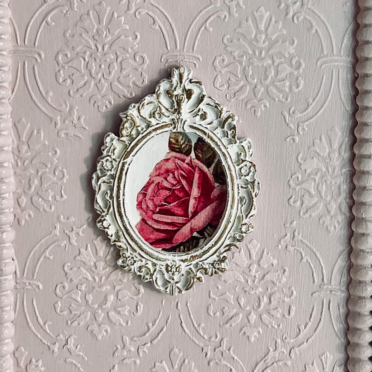 Victorian decor frames | Vintage decor accents | Victorian carved tabletop frames