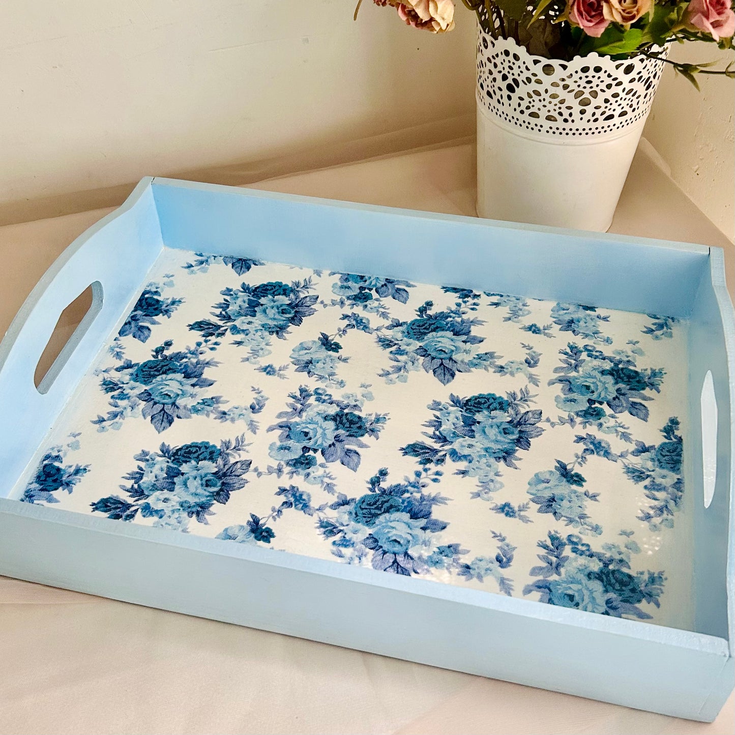 Blue rose tray