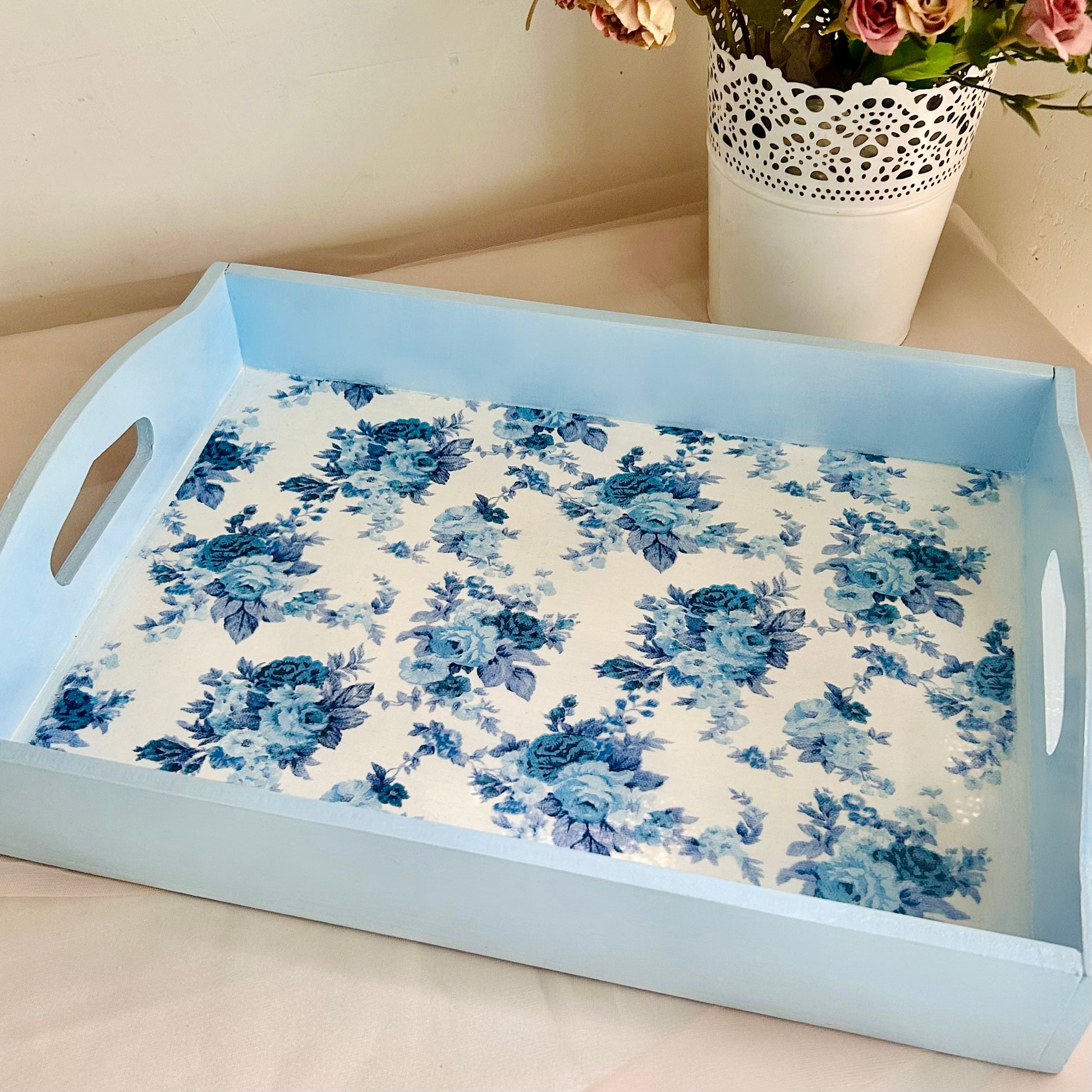 Blue rose tray