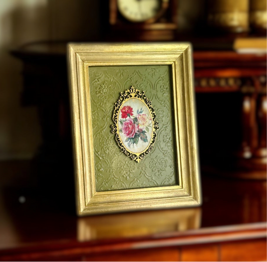 Victorian Rose Garden - Vintage Table Frame – Handcrafted Frames in Ornate Gold