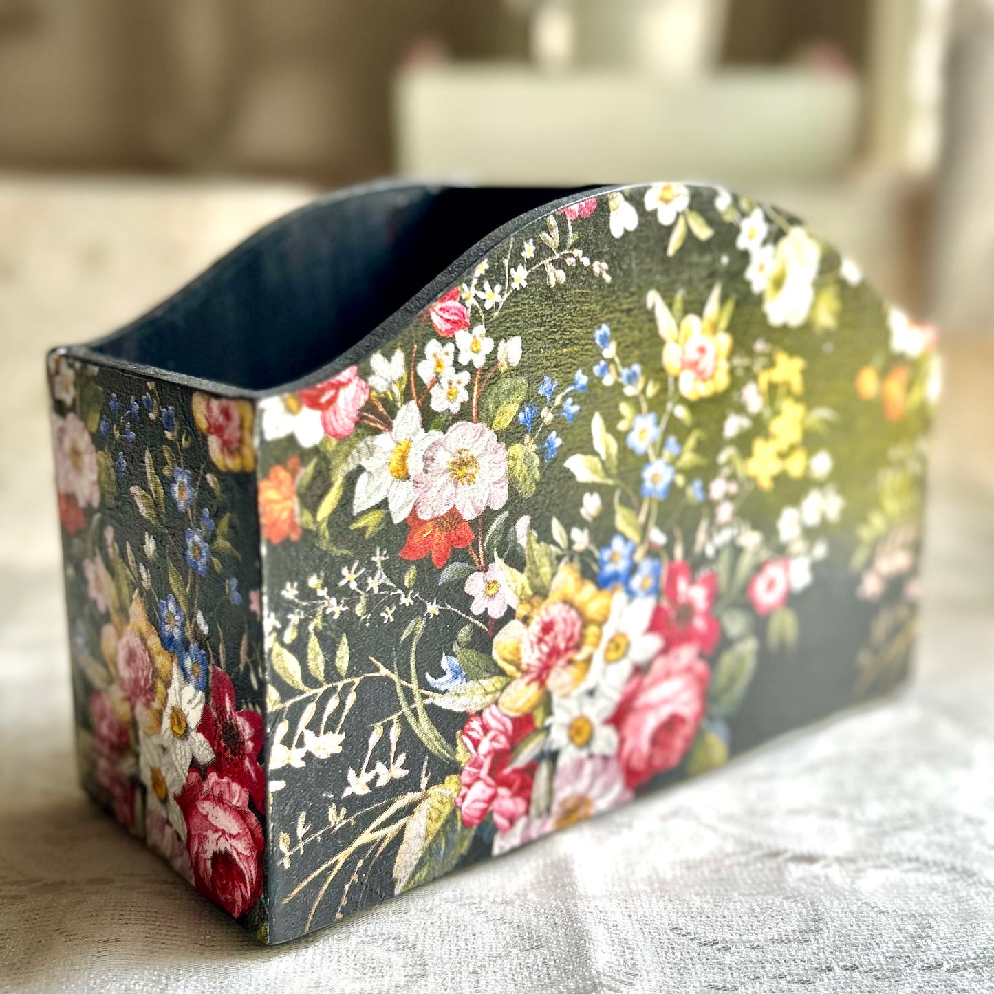 Dark Secret Cutlery Holder | Floral holder for cutlery, brushes , pens