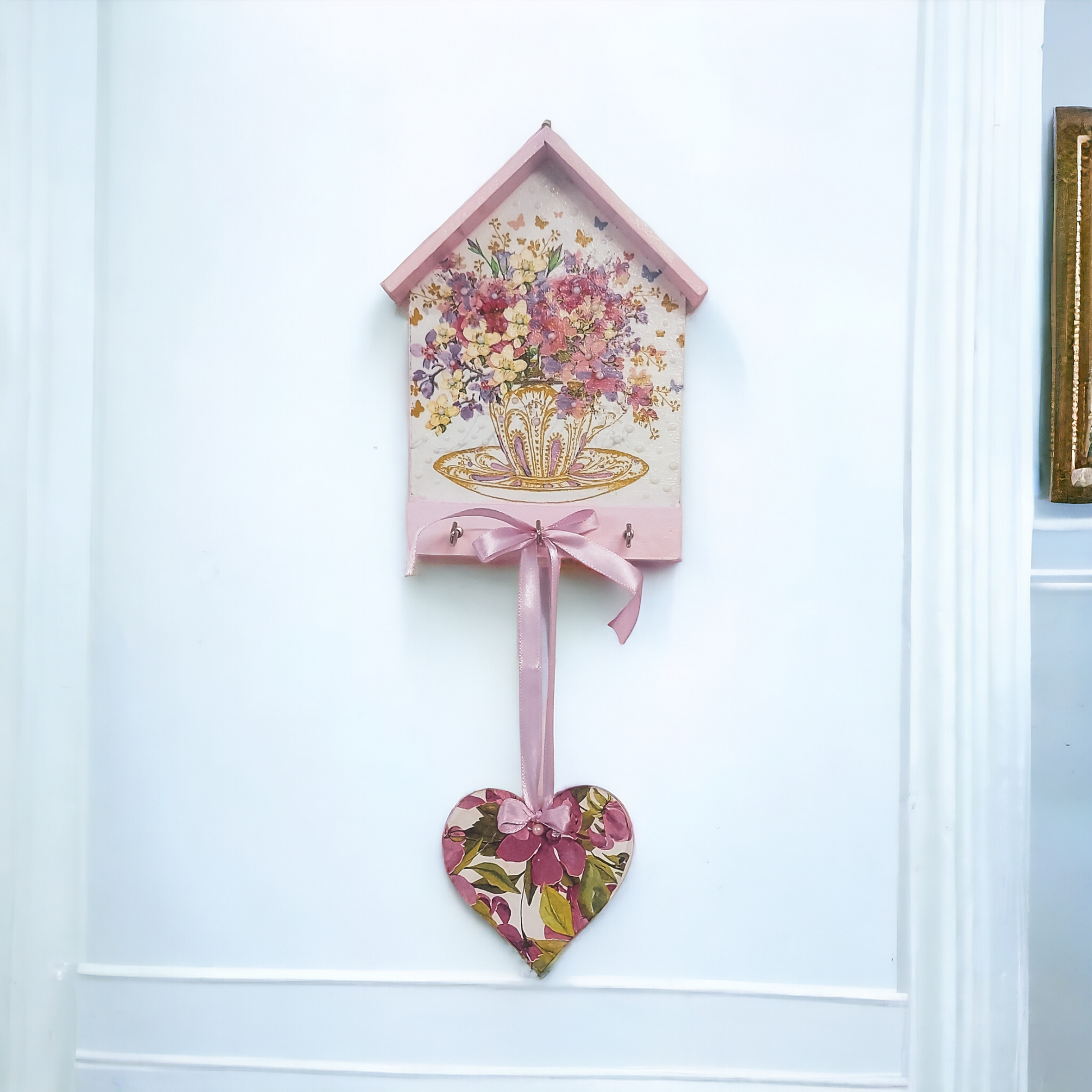 Hut Keyholder | Wall Key hanger for gifting | wall decor with 3 hooks | Pink Floral cup