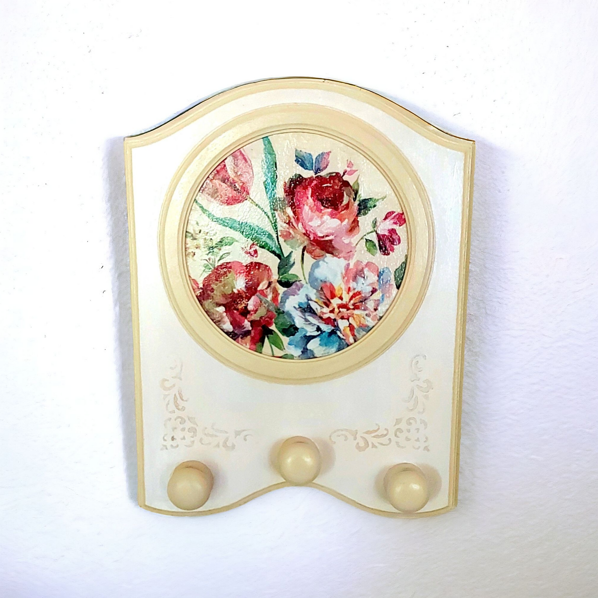 Floral Wall hanger with 3 pegs 