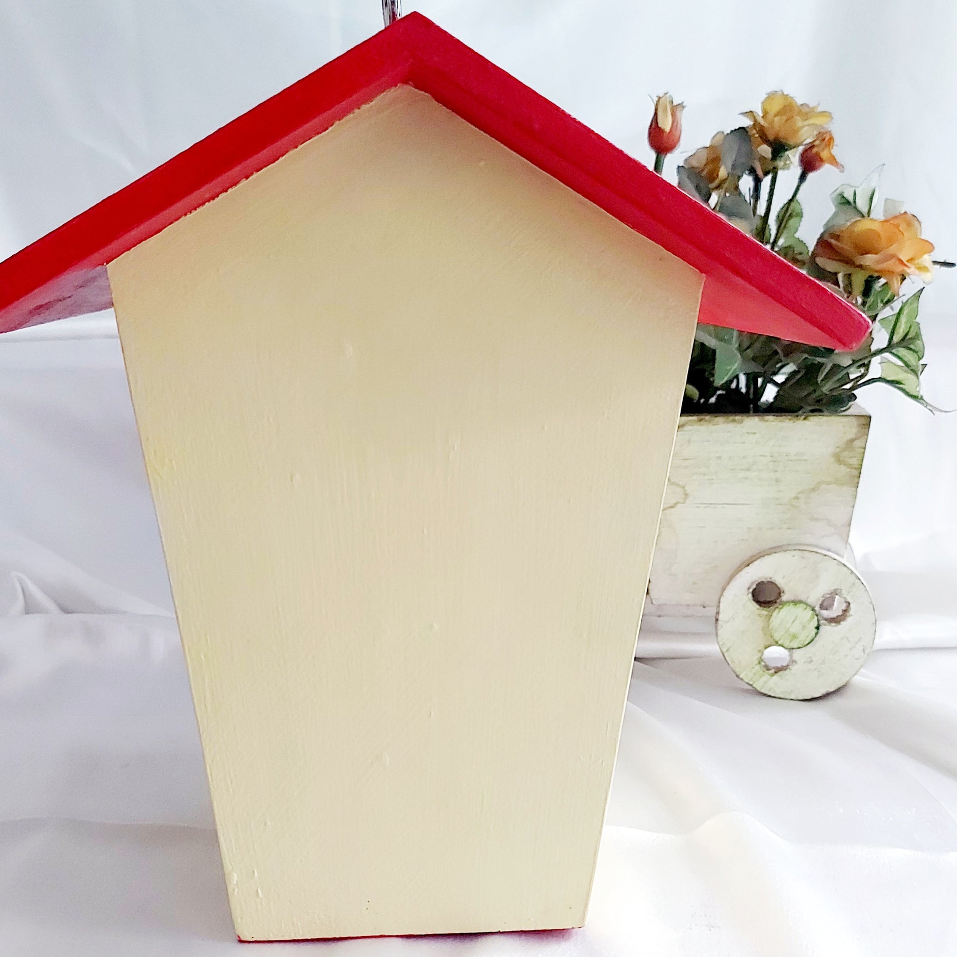 Pretty birdhouse in red